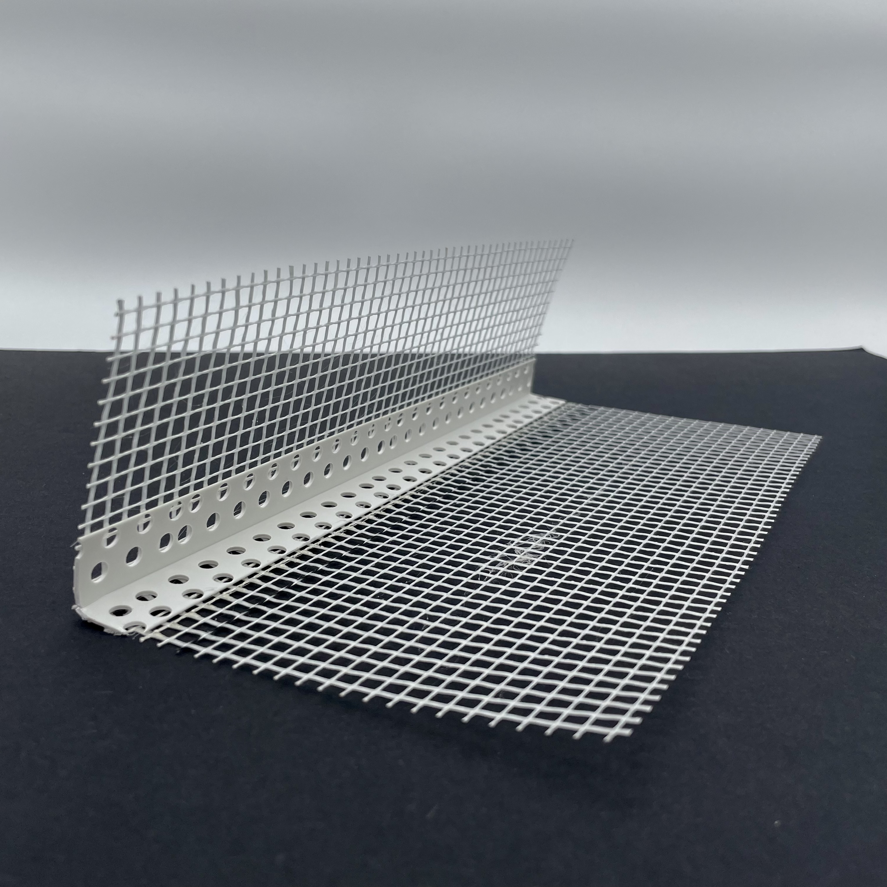 PVC Corner with mesh 8x12cm